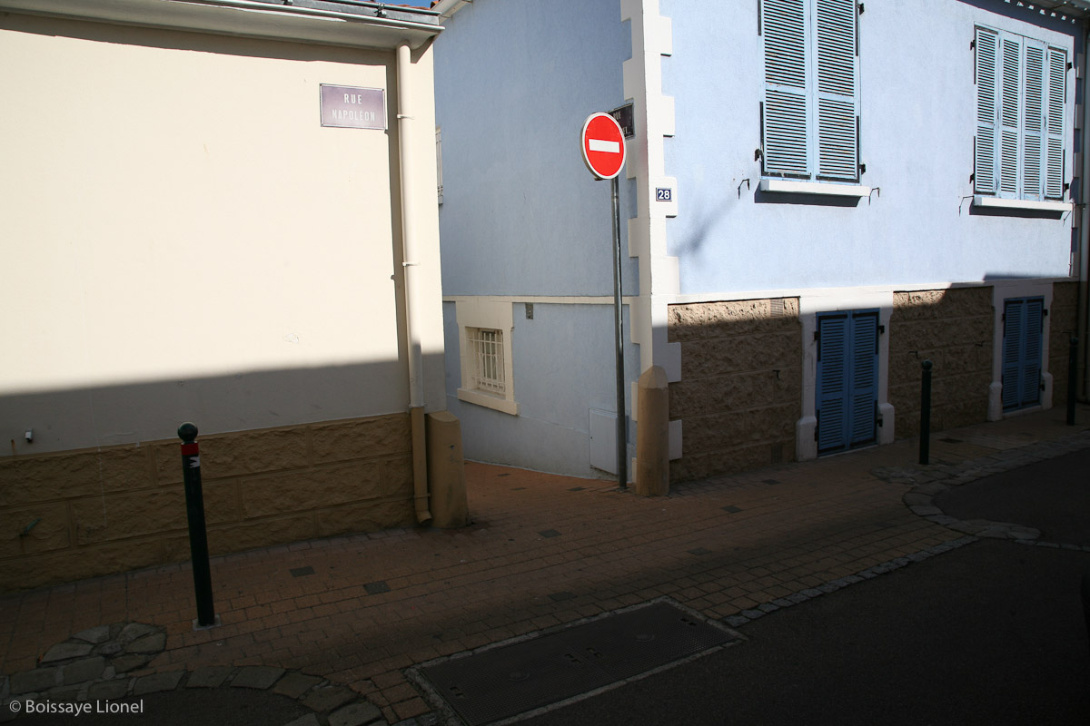 INTERDIT